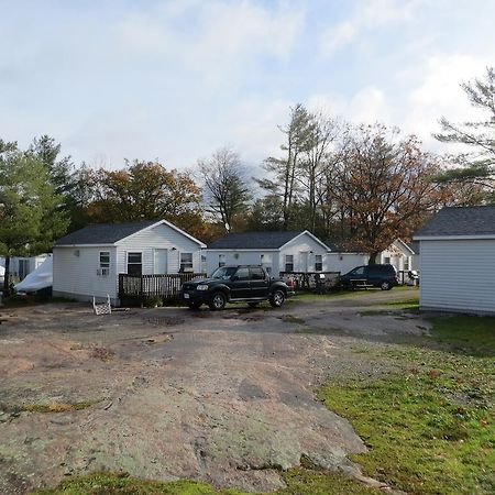 Halls Cottages Honey Harbor Buitenkant foto