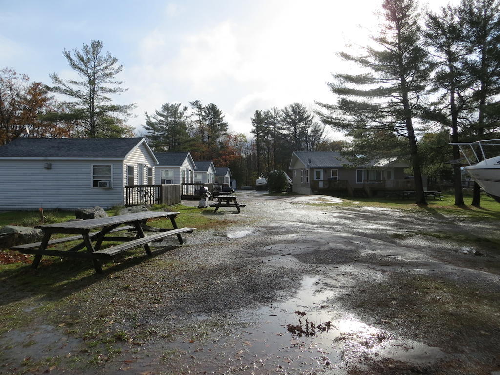 Halls Cottages Honey Harbor Buitenkant foto