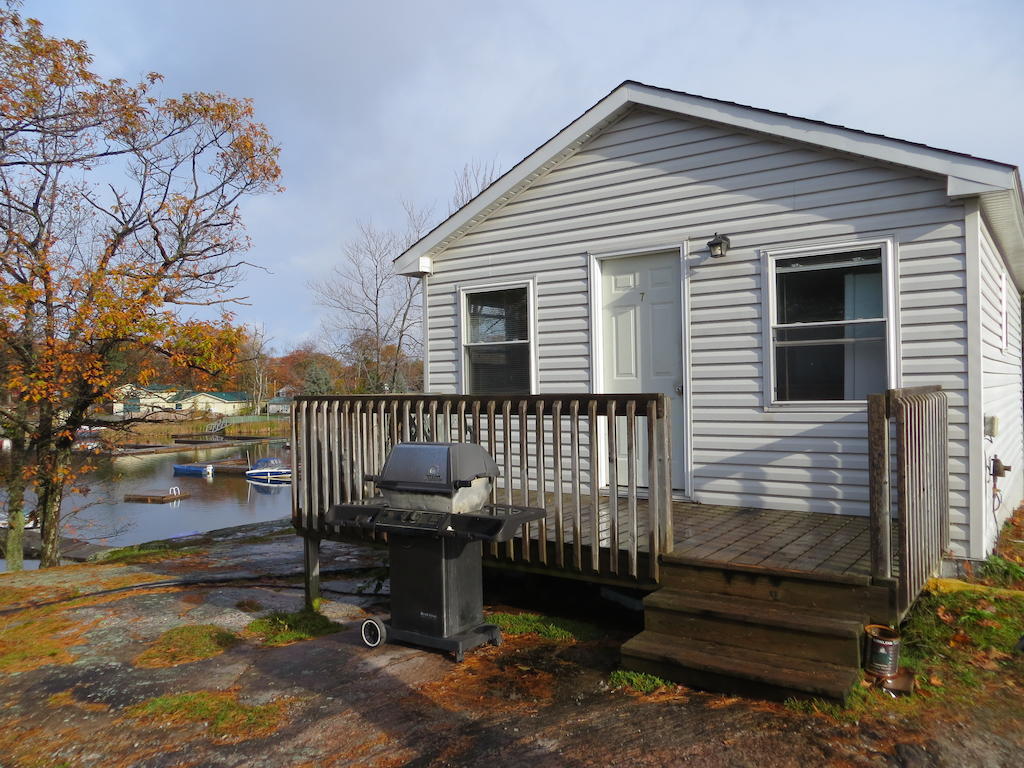 Halls Cottages Honey Harbor Buitenkant foto