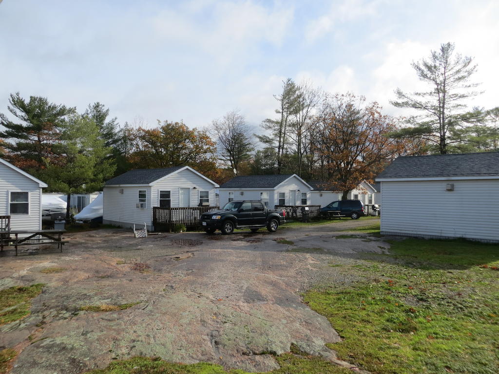 Halls Cottages Honey Harbor Buitenkant foto